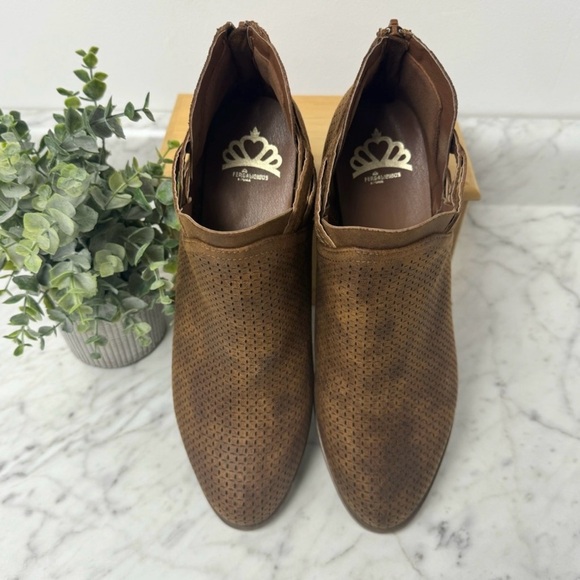 Fergalicious Erikka Boots - Size 9.5 M - Picture 2 of 10